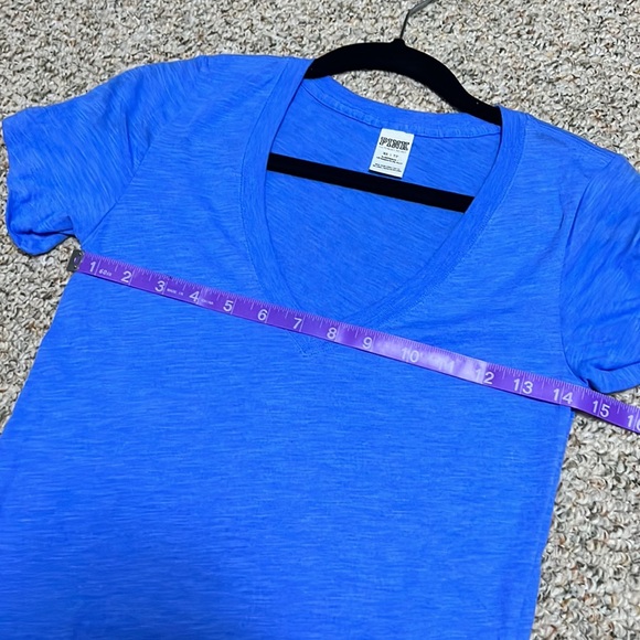 ❤️ VS Pink Light Blue V-Neck - Picture 5 of 6